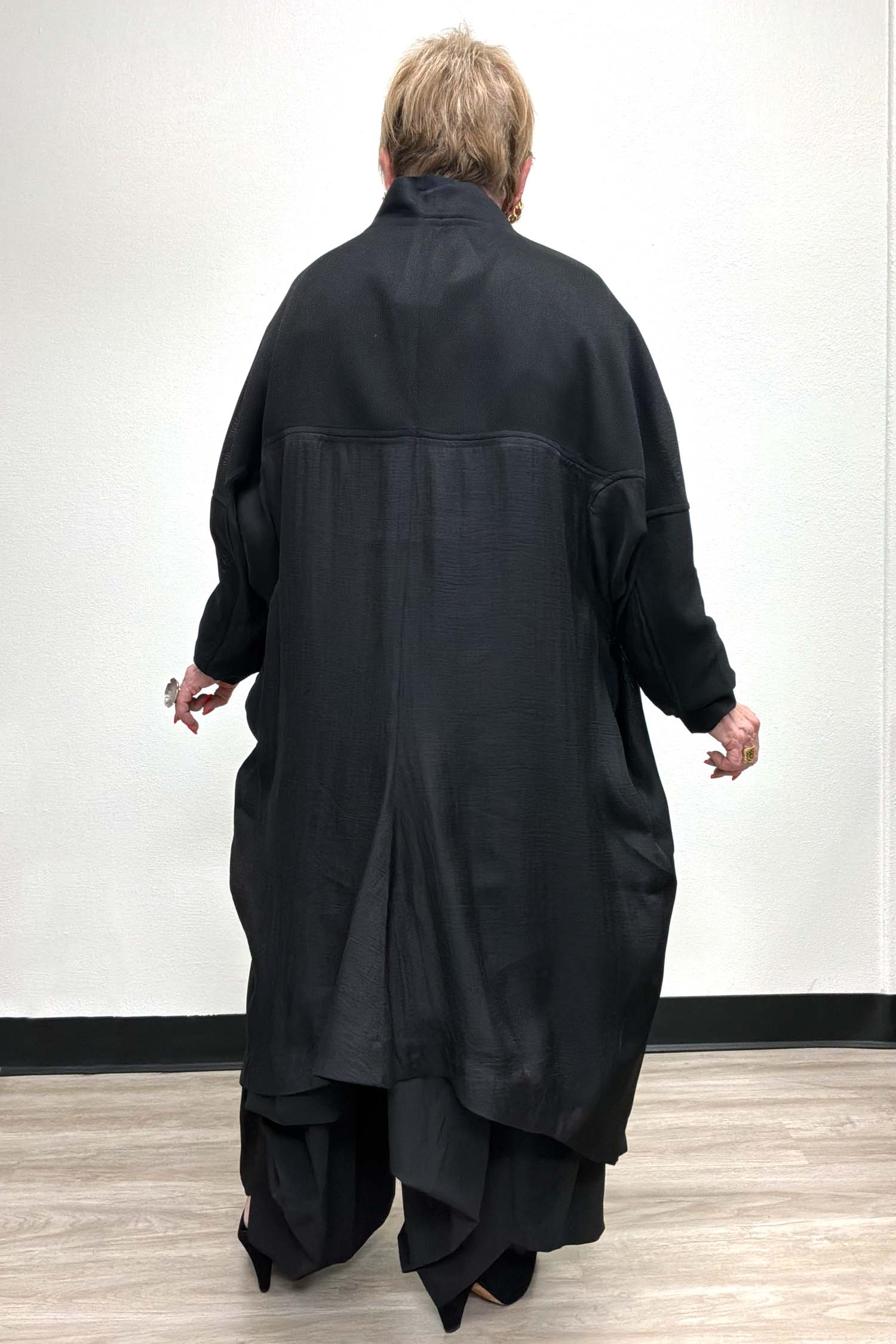 Moyuru long black jacket back, utopiatulsa.com