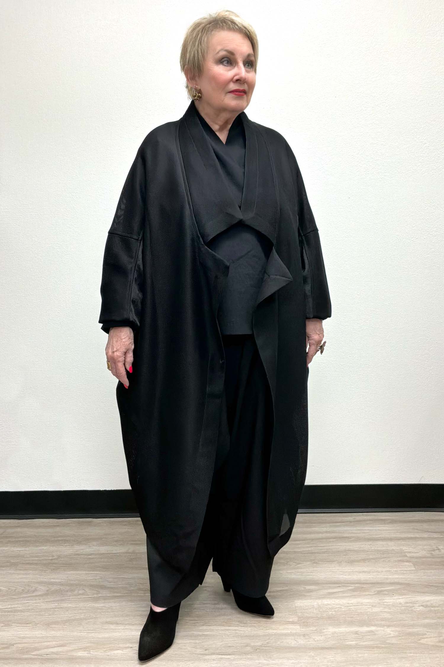 Moyuru long black jacket front, utopiatulsa.com