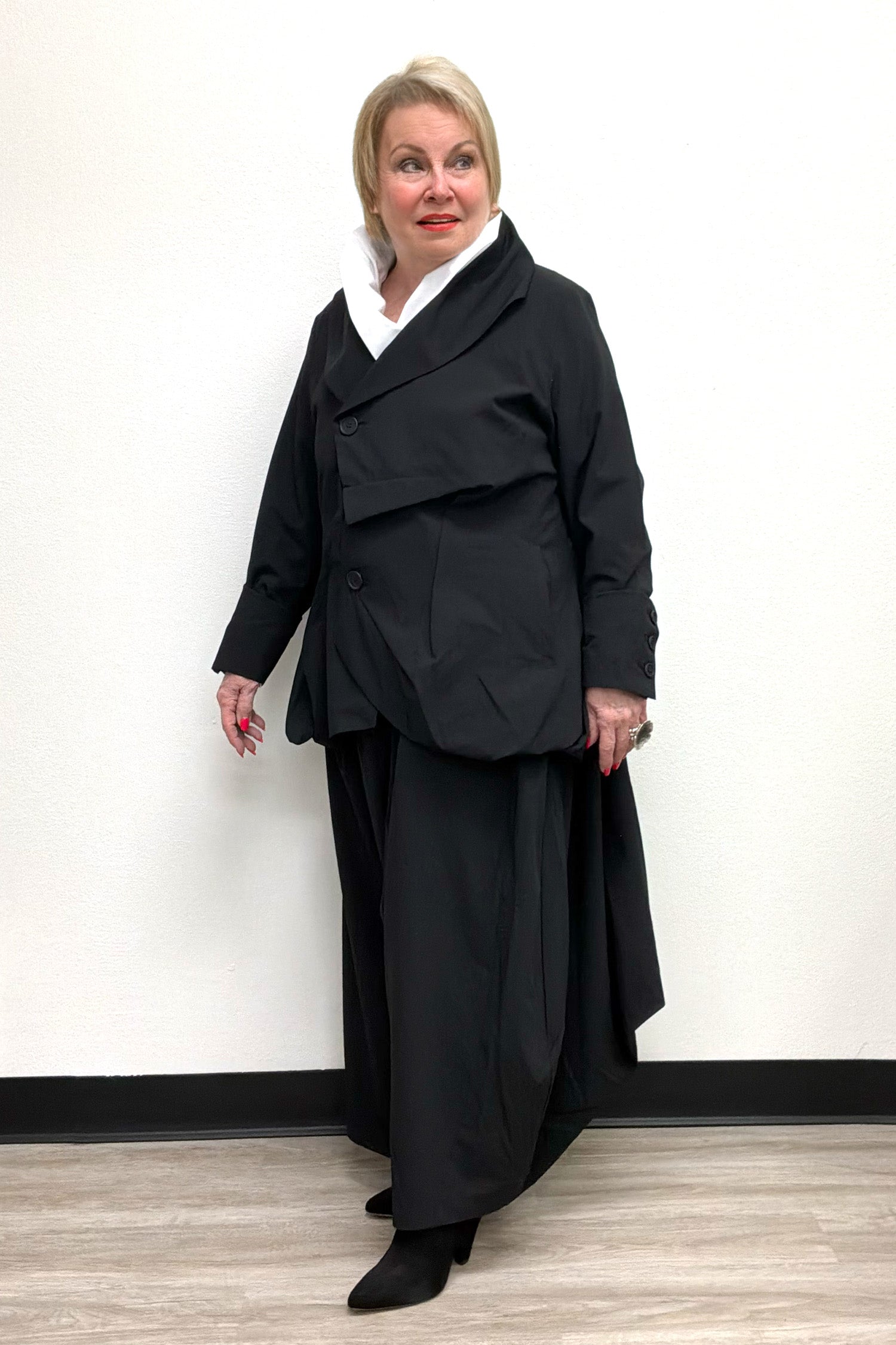 Moyuru Pleat Jacket front, utopiatulsa.com